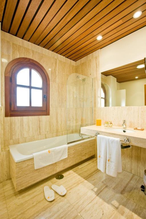 Гостьовий будинок Bodegas Hacienda Albae Argamasilla De Alba Номер фото